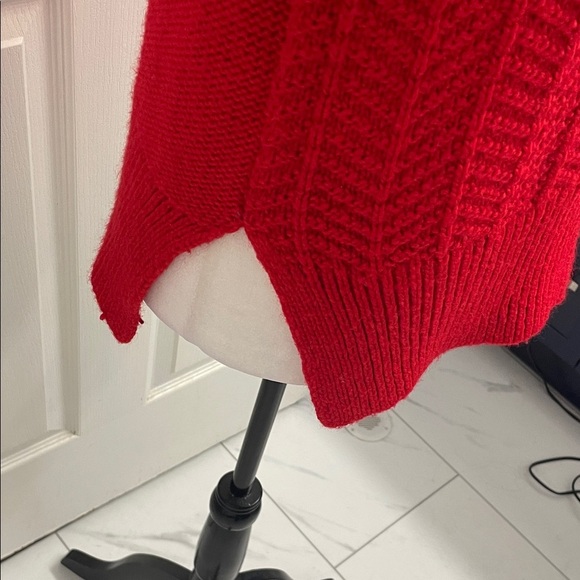 H & M Red Knit Sweater Crew Neck Chevron Pattern Size XS - Picture 5 of 16